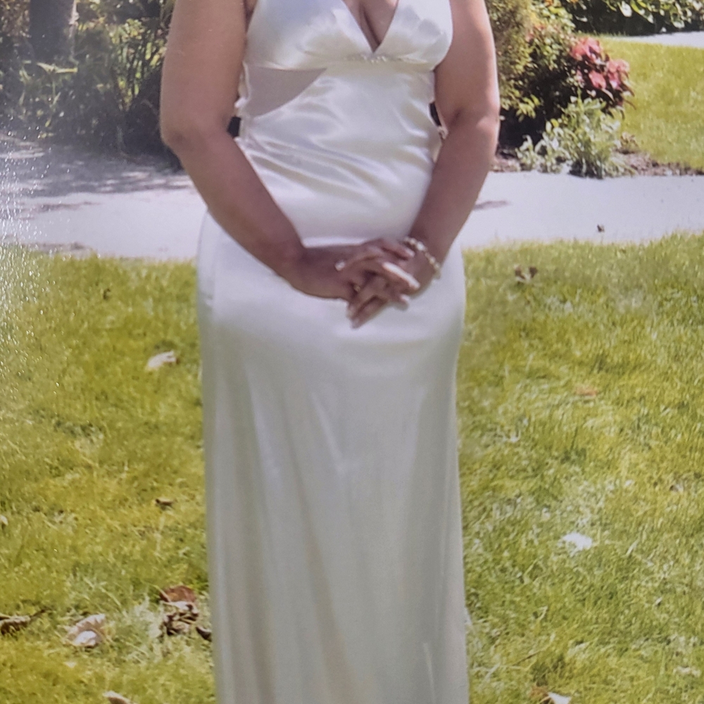 Dave & Johnny Elegant Ivory EUC Satin Wedding Backless Gown - Picture 11 of 17